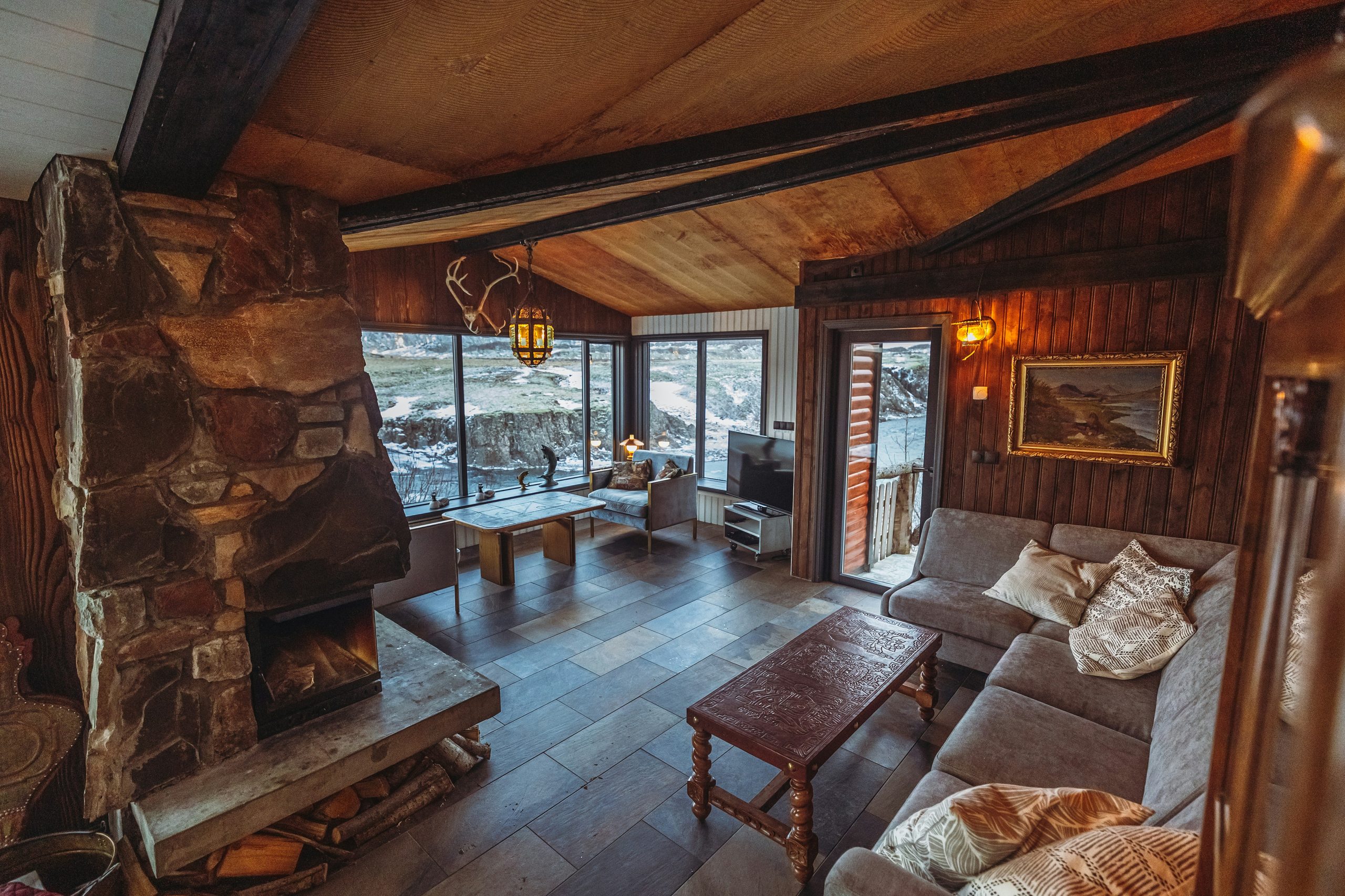 Intérieur chaleureux d'un chalet à Val d'Isère